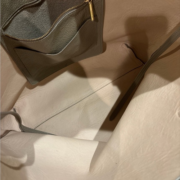 Cuyana Tote - Picture 3 of 9